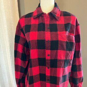 Vintage Newport News Shirt Black Red Plaid Flannel, Size Medium